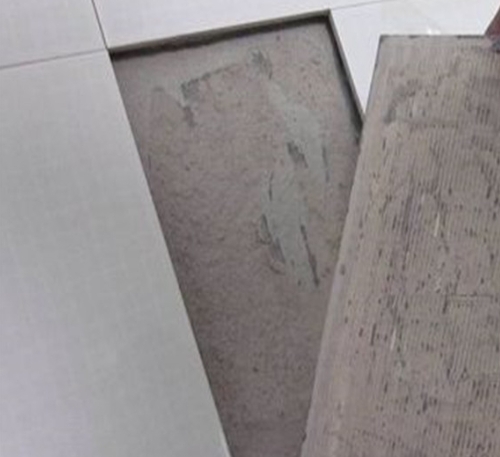 诸城瓷砖空鼓维修公司分享瓷砖铺贴时如果打浆（即涂抹在瓷砖背面和基层上的砂浆或瓷砖胶）过少，会带来以下问题